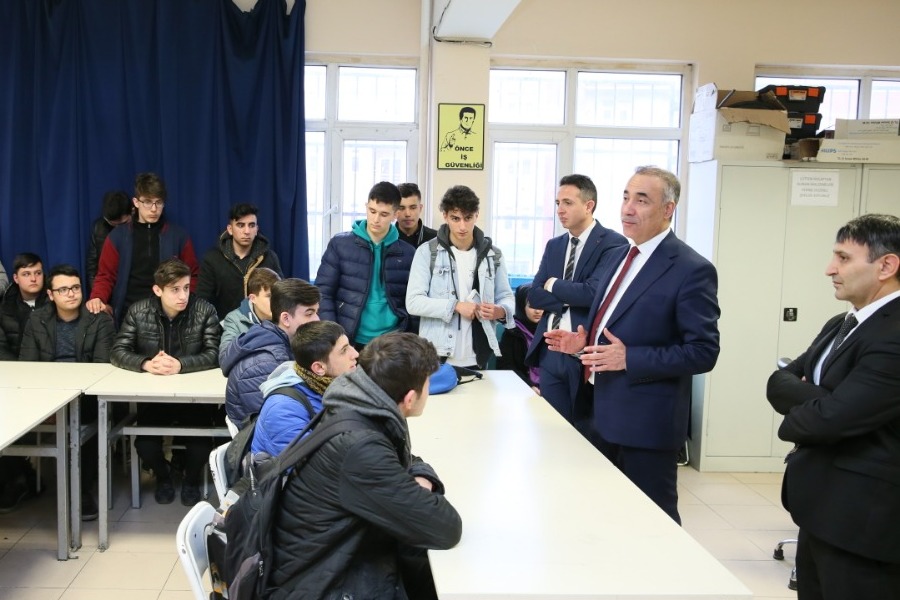 ​Sultangazi Mesleki ve Teknik Anadolu Lisesi'nde Gençlerimizi Ziyaret Ettik